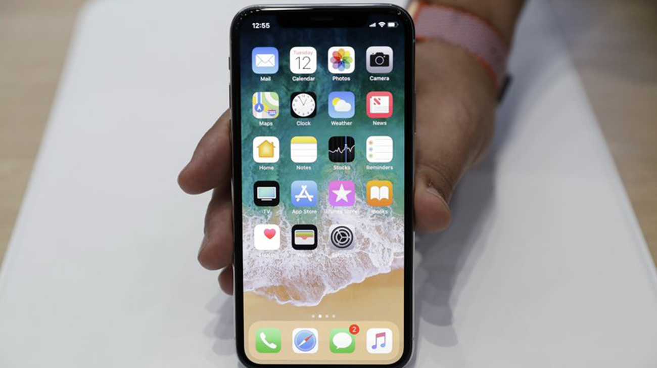 [Watch] Let’s try that again: iPhone’s FaceID fails first test  