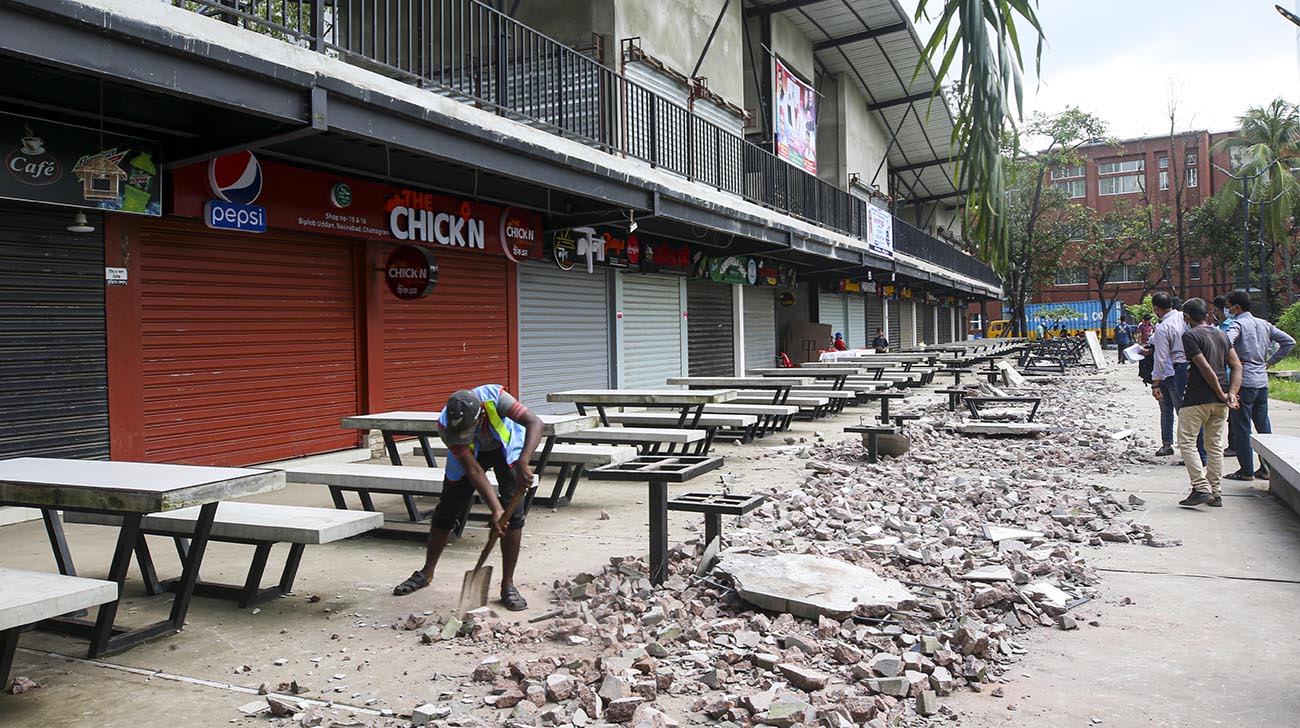 Court asks CCC administrator to show cause for demolition of Biplob Uddyan structures