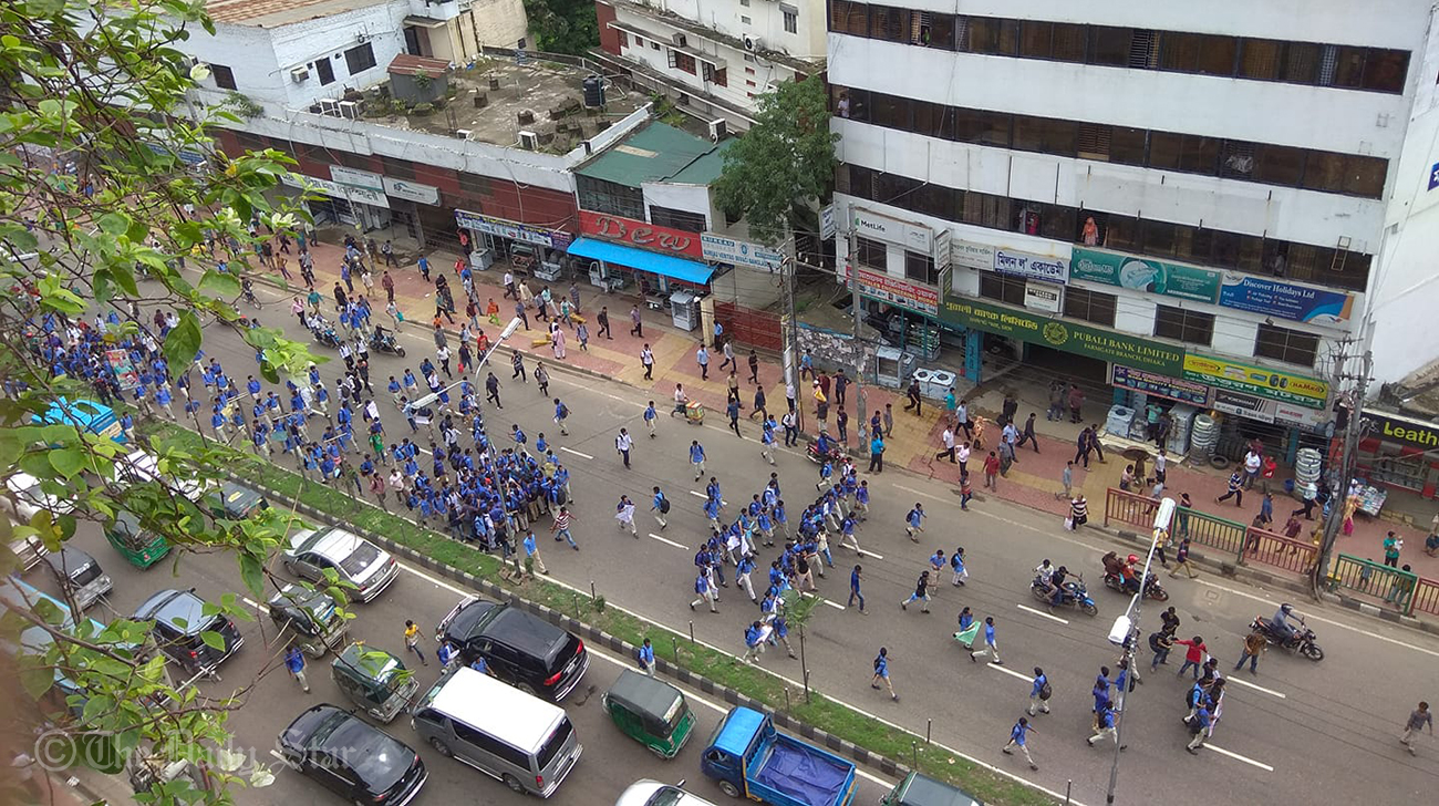 Blockades end for today, streets clear