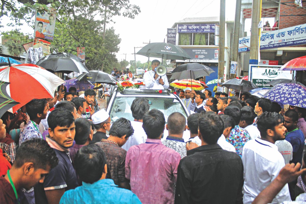Campaigners brave bad roads, weather