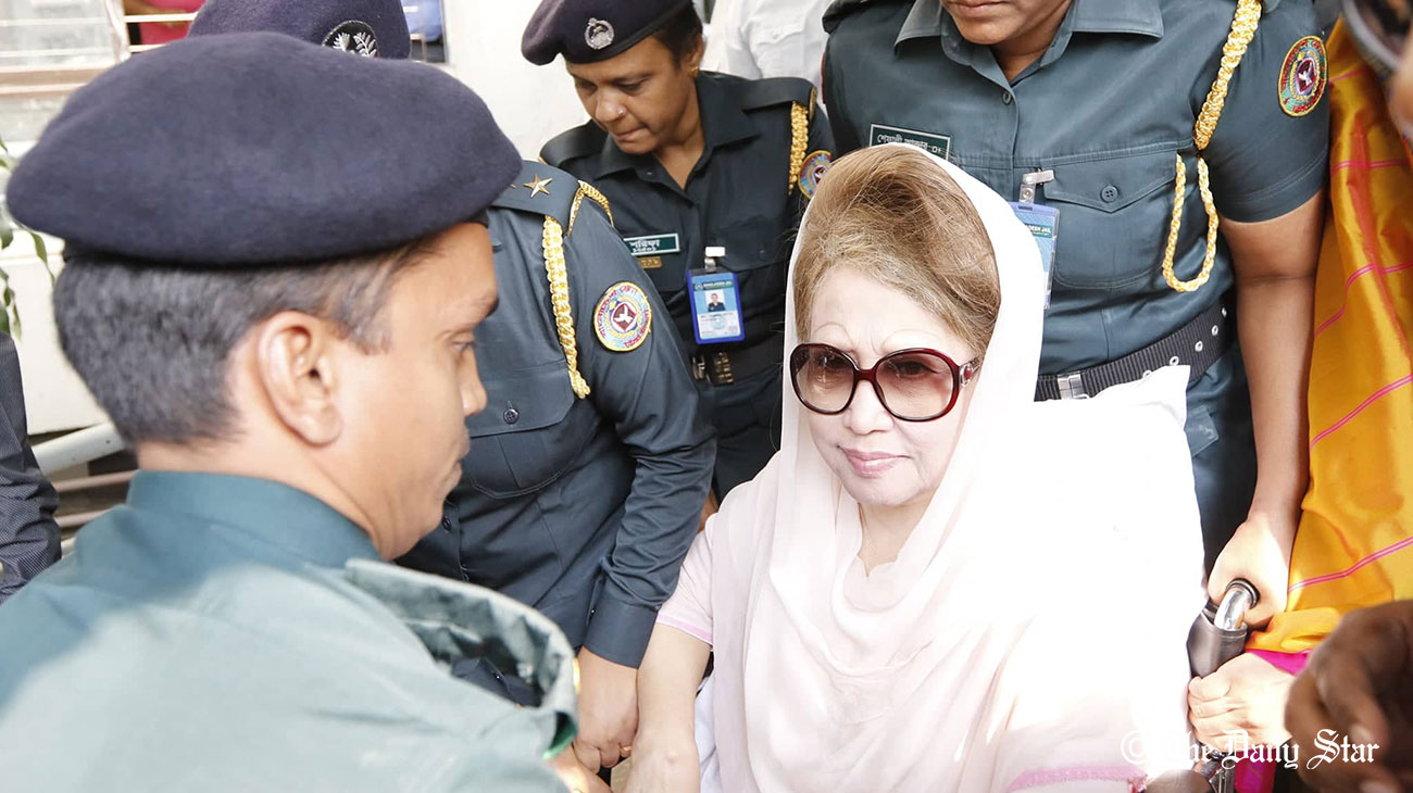 Freed from BSMMU, Khaleda taken to court in Niko graft case
