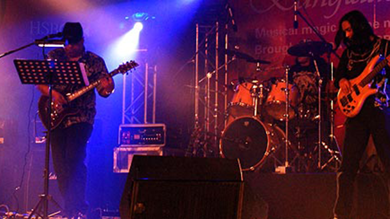 ‘Love Runs Blind’