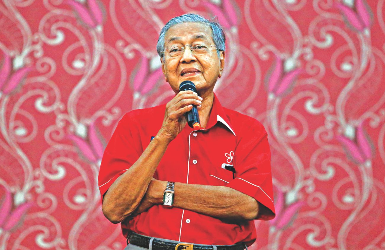 Mahathir faces elite protege