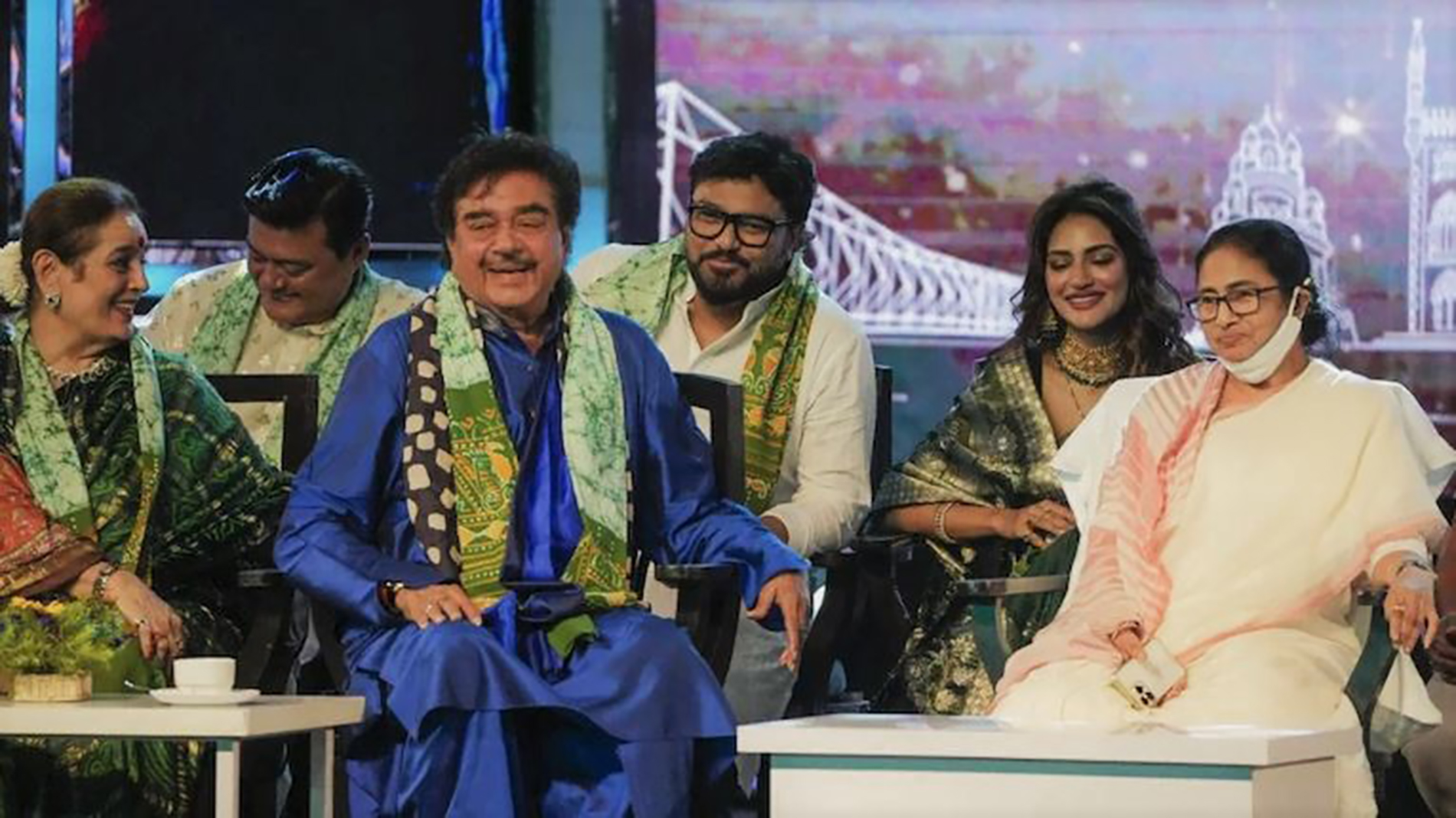 Mamata urges Bollywood to invest in West Bengal film industry