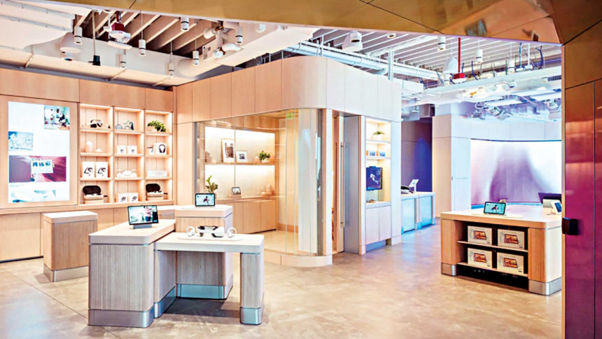 Facebook parent Meta's physical store officially opens