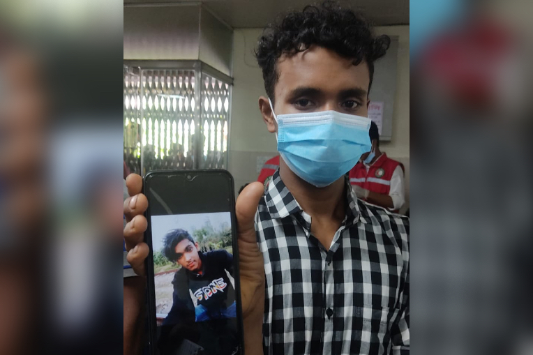 First on Facebook live from Ctg depot fire, Nayan goes silent