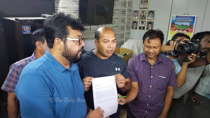 Omar Sani files complaint against Zayed Khan