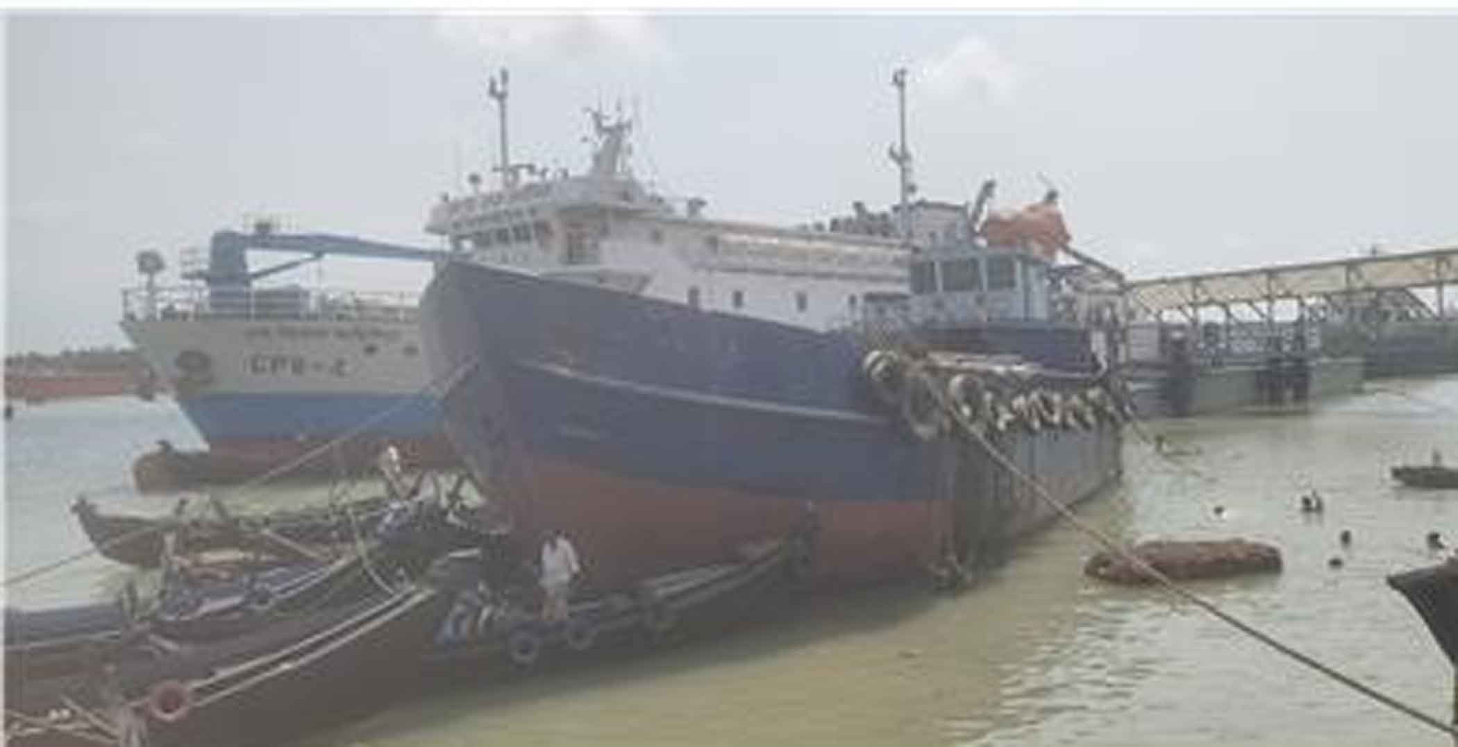 A well-oiled syndicate