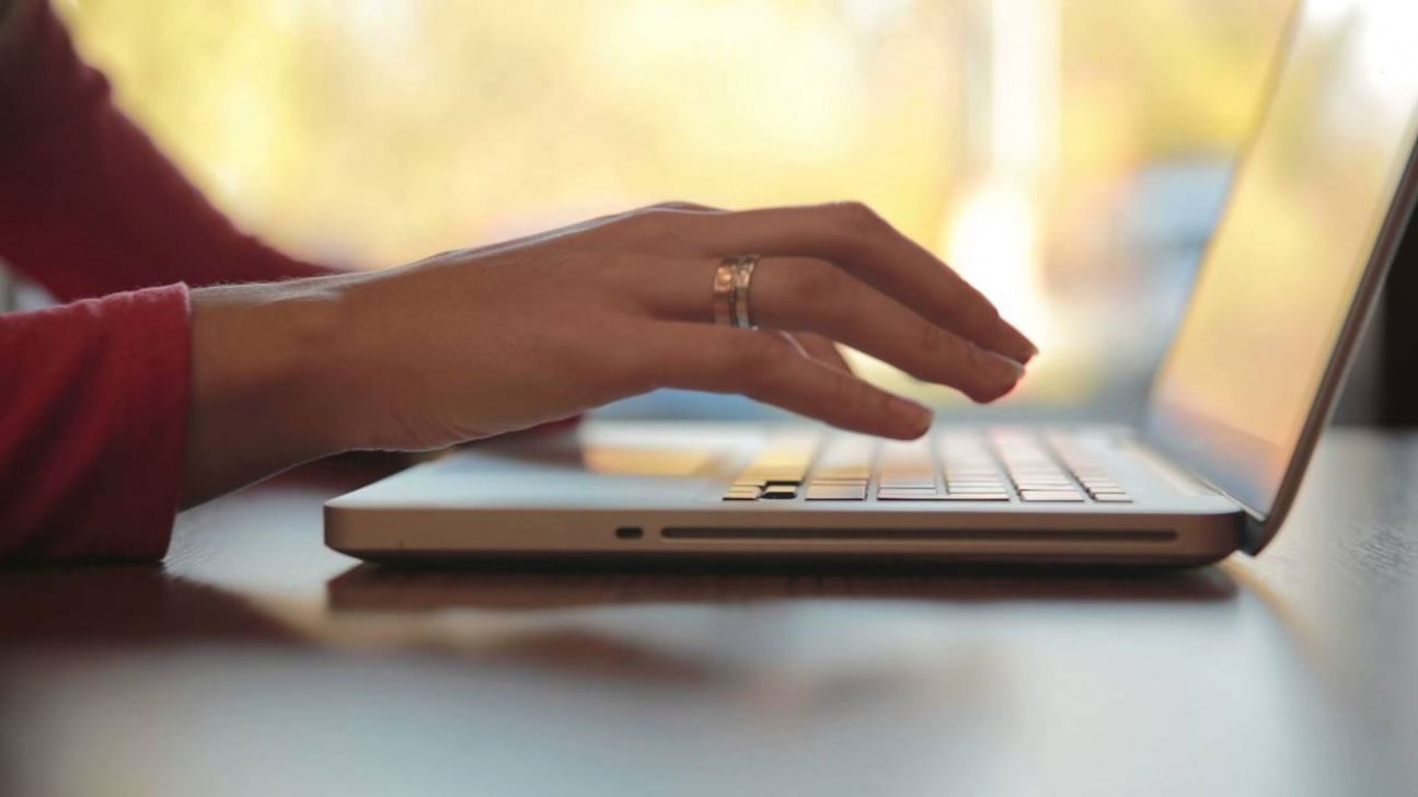 An unfair world against the paid working woman