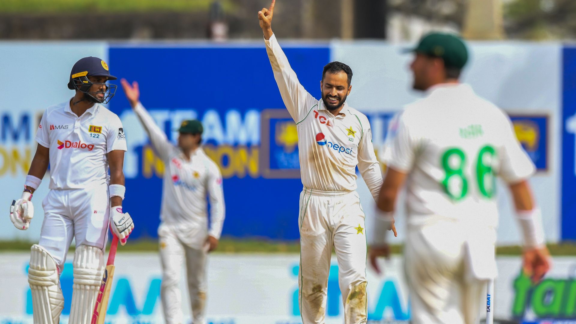 Pakistan bowl out Sri Lanka for 337, need 342 to win first Test