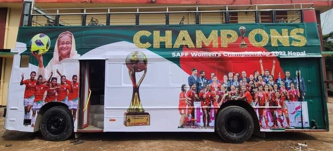 Receptions await victorious girls