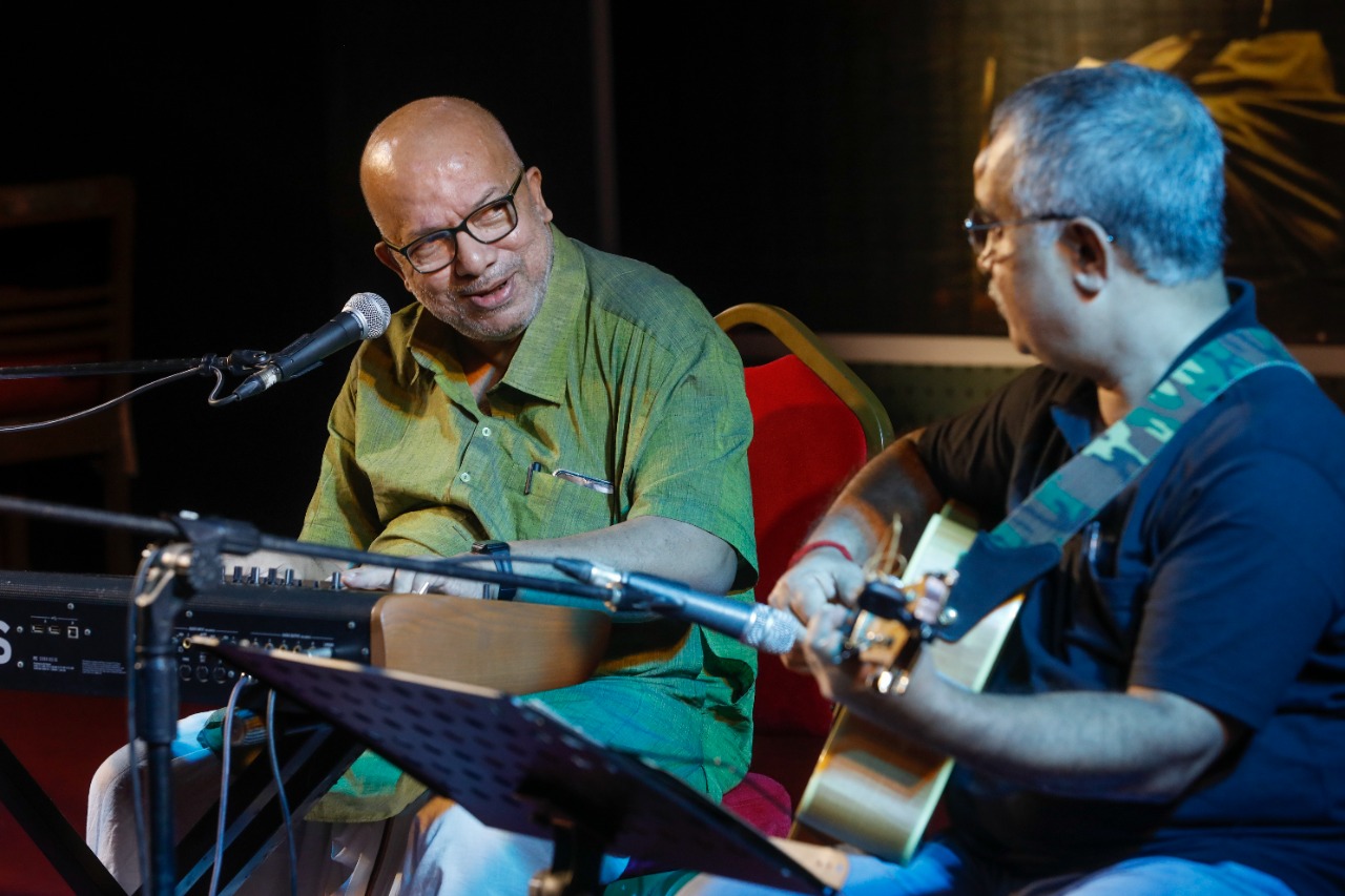 Kabir Suman makes borders irrelevant