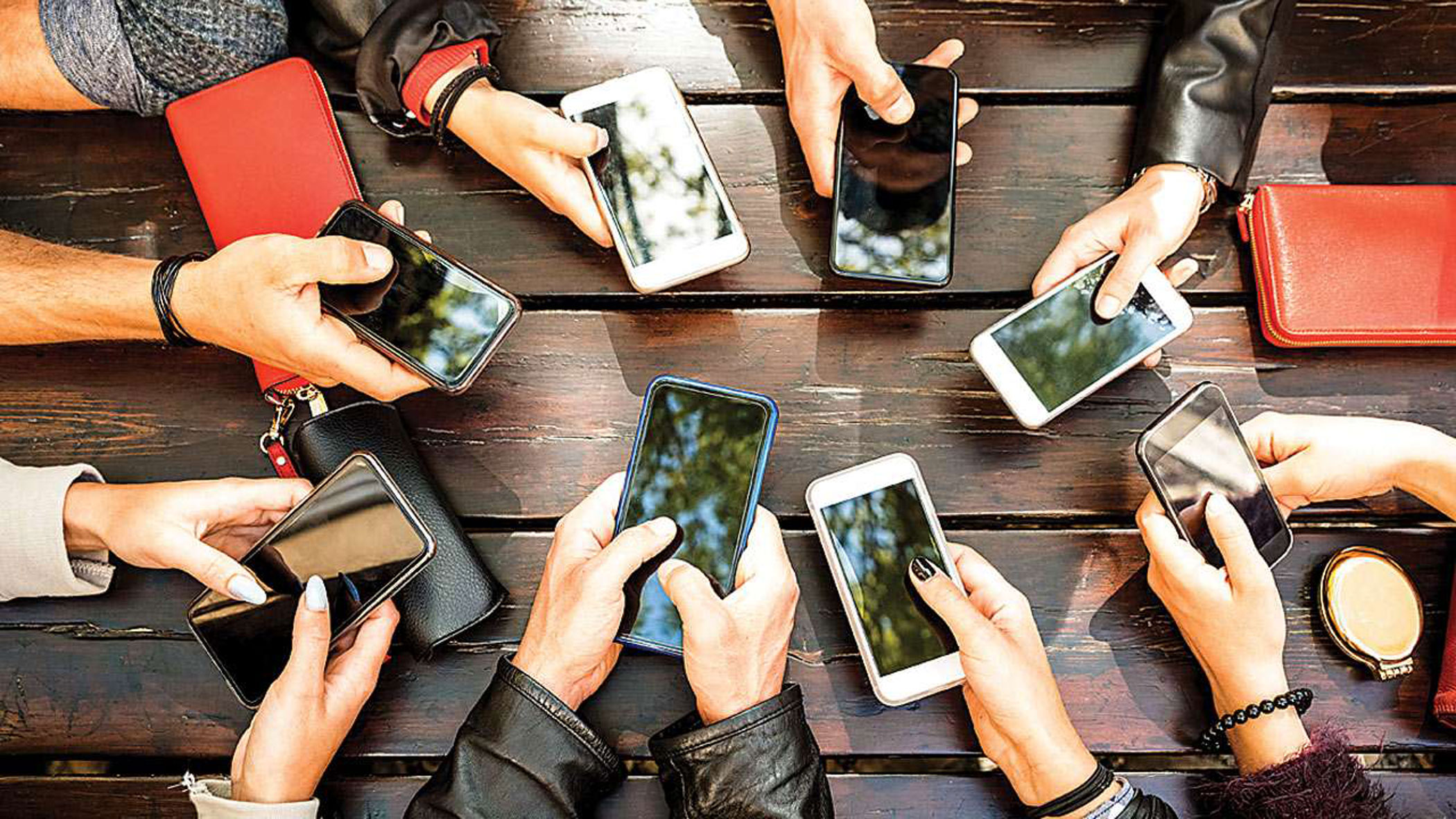 Internet users dip in October