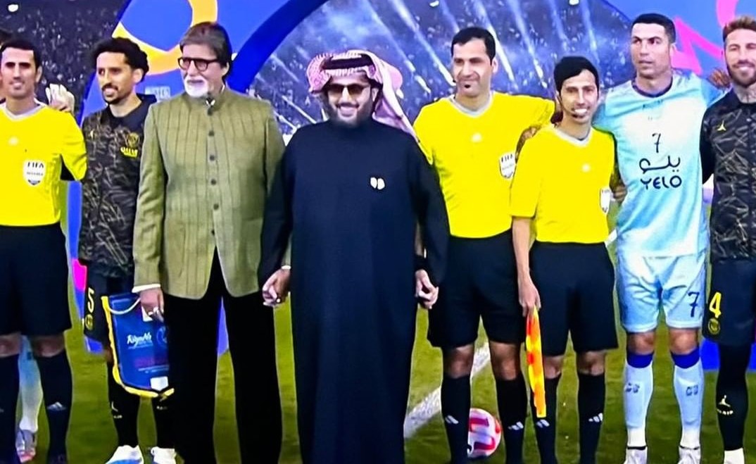 Legendary meetings: Amitabh Bachchan meets Messi, Ronaldo