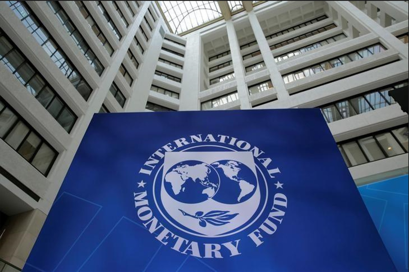 IMF suggests greater flexibility in exchange rate to ease pressure on external account