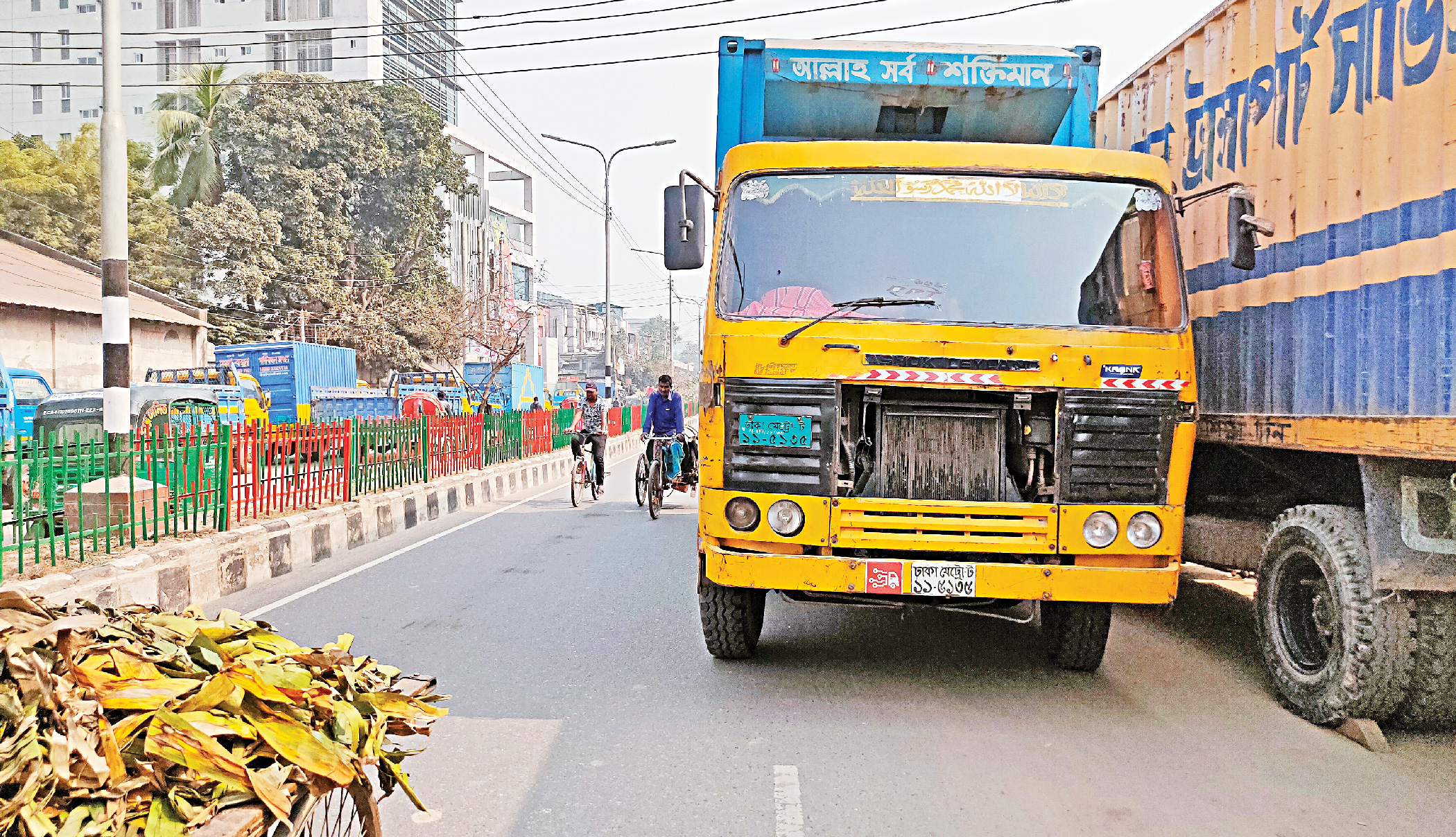 Mayor Annisul Huq Road: The curse of illegal parking