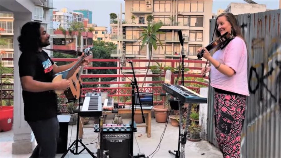 Emon and Raina's 'Elo Khushir Eid'