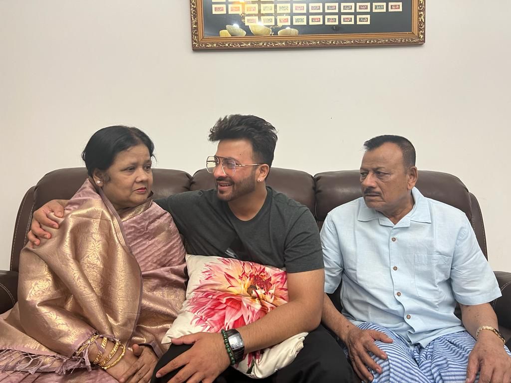 Shakib ready to watch ‘Leader: Amie Bangladesh’ with parents