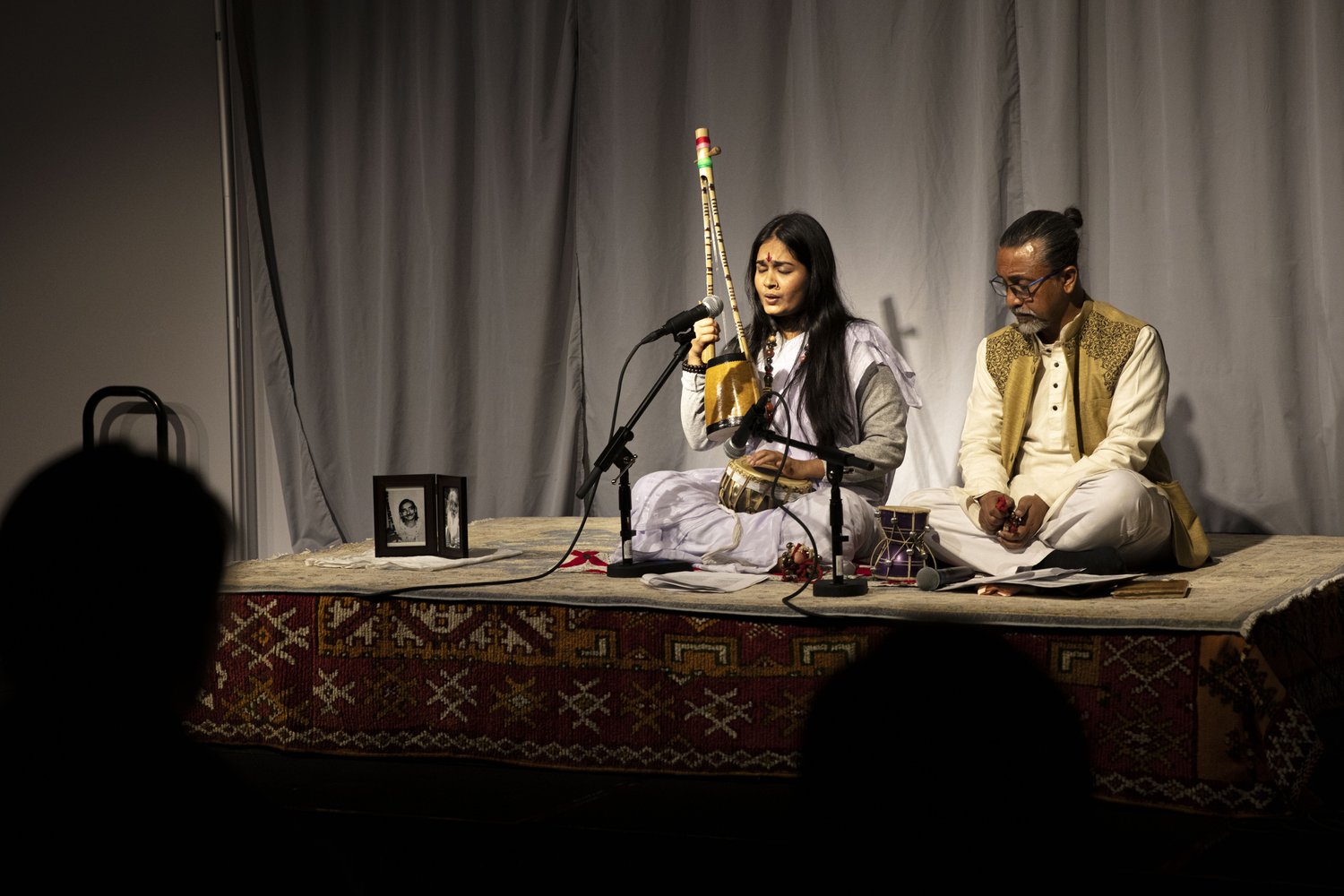 Bangladeshi folk artiste performs at South Asia Institute of Chicago