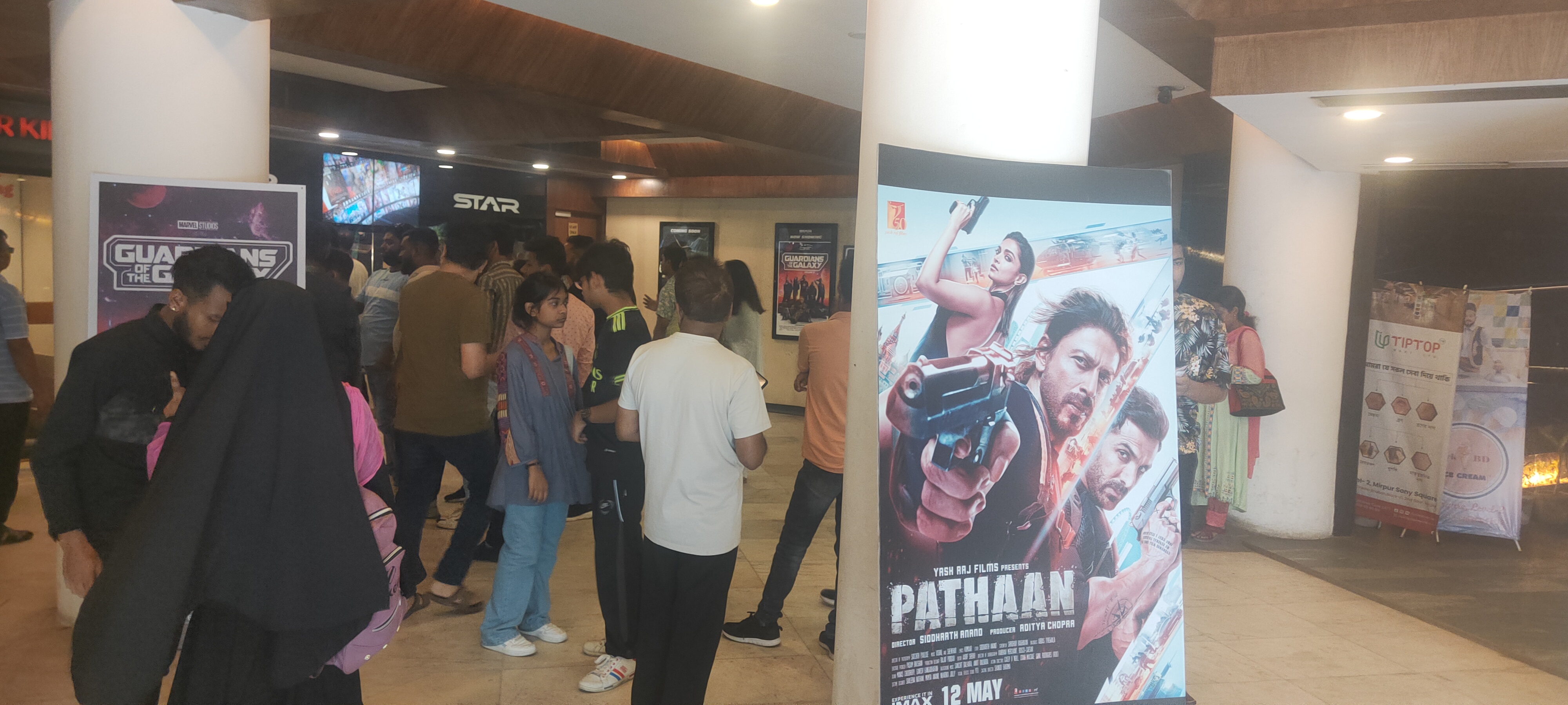 Audiences crowd for first day-first show of 'Pathaan'