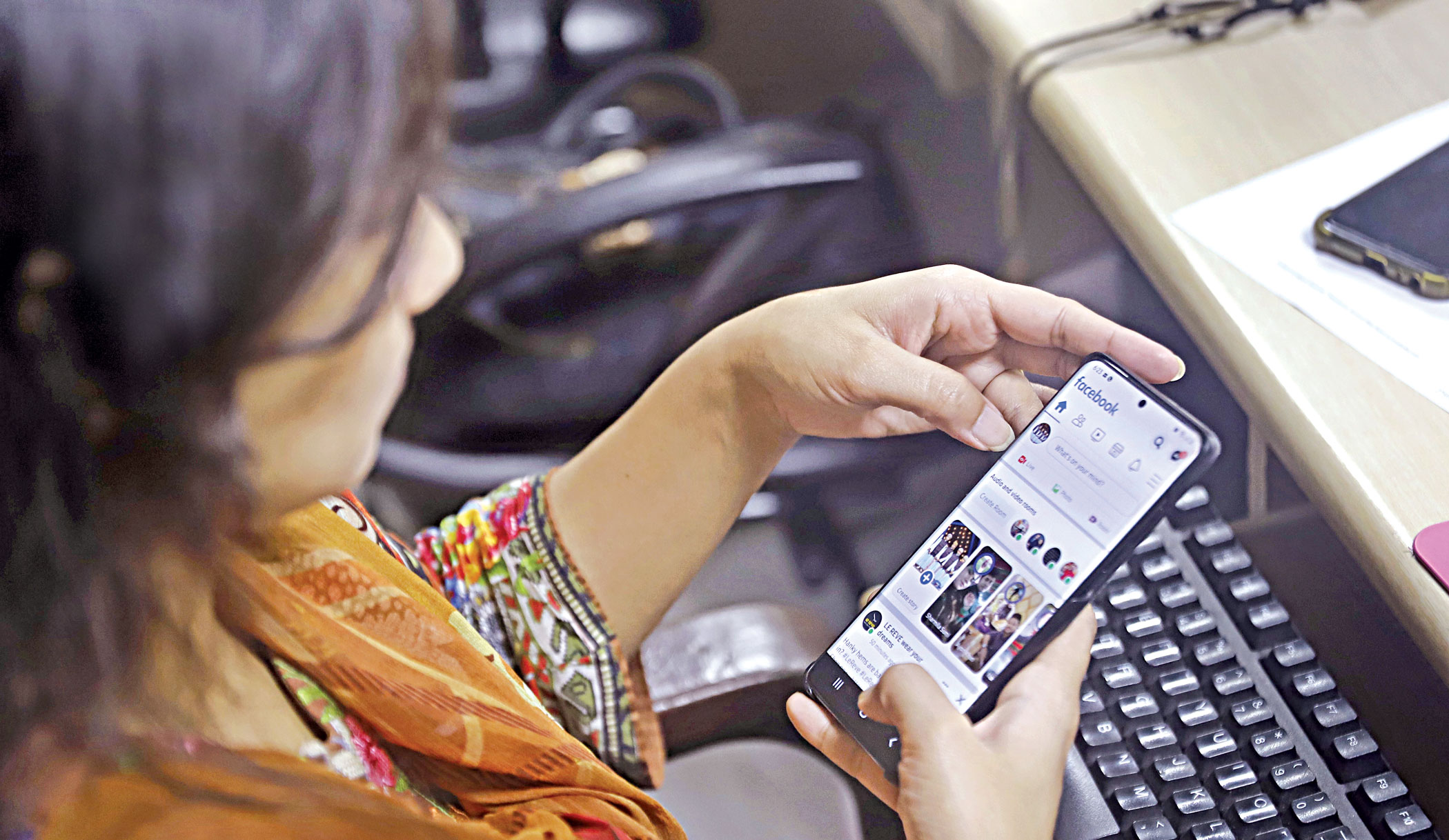 Regulator to cap mobile data prices