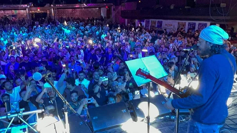 Nagarbaul James' concert draws massive crowd, causes traffic chaos in New York
