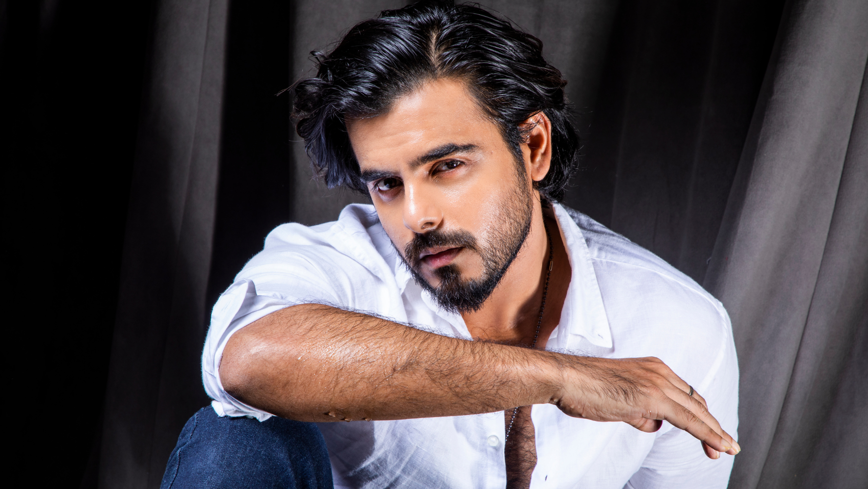 Siam extends good luck to fellow actors as ‘Antarjal’ takes a backseat this Eid