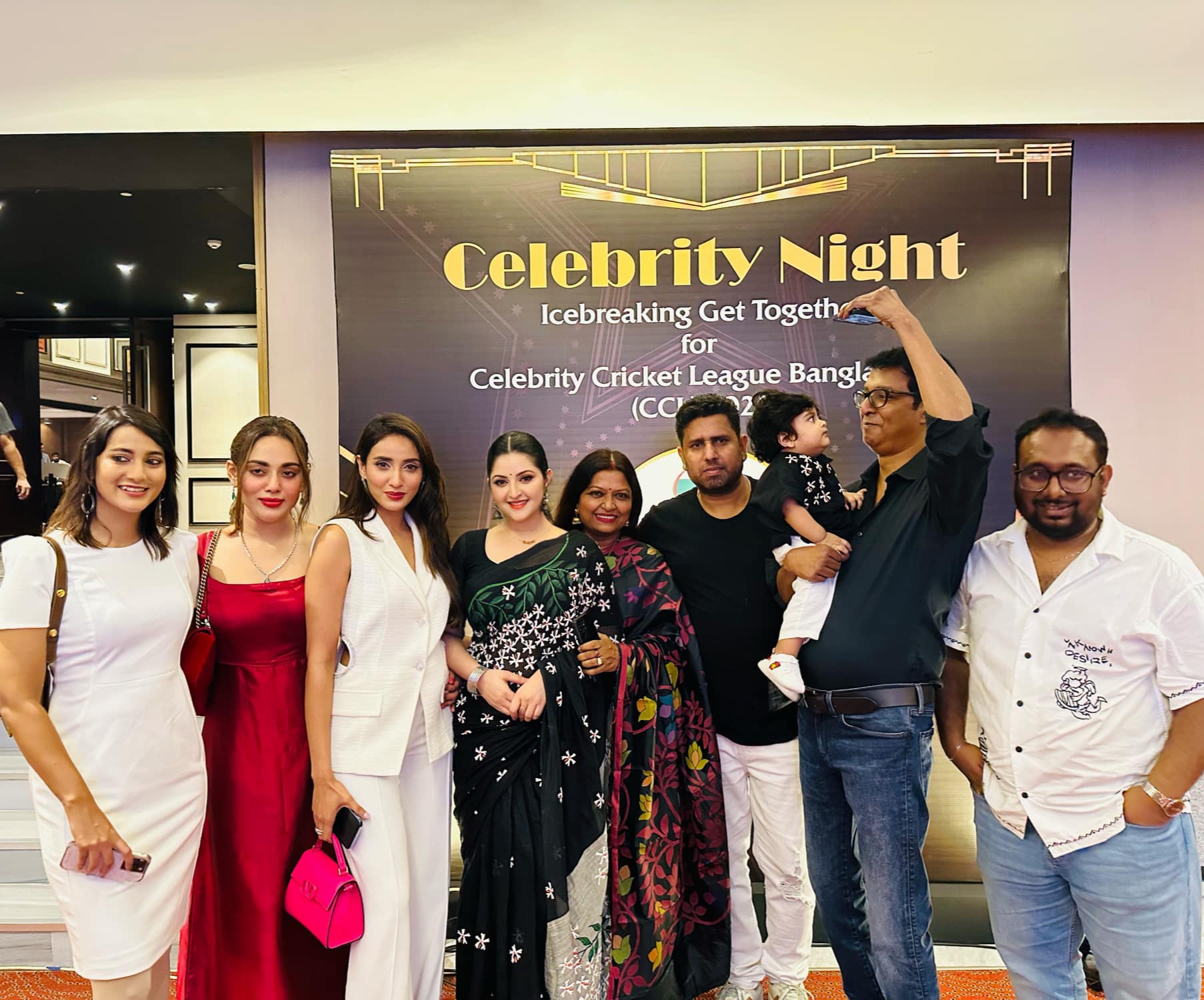 Stars galore at Celebrity Cricket League party