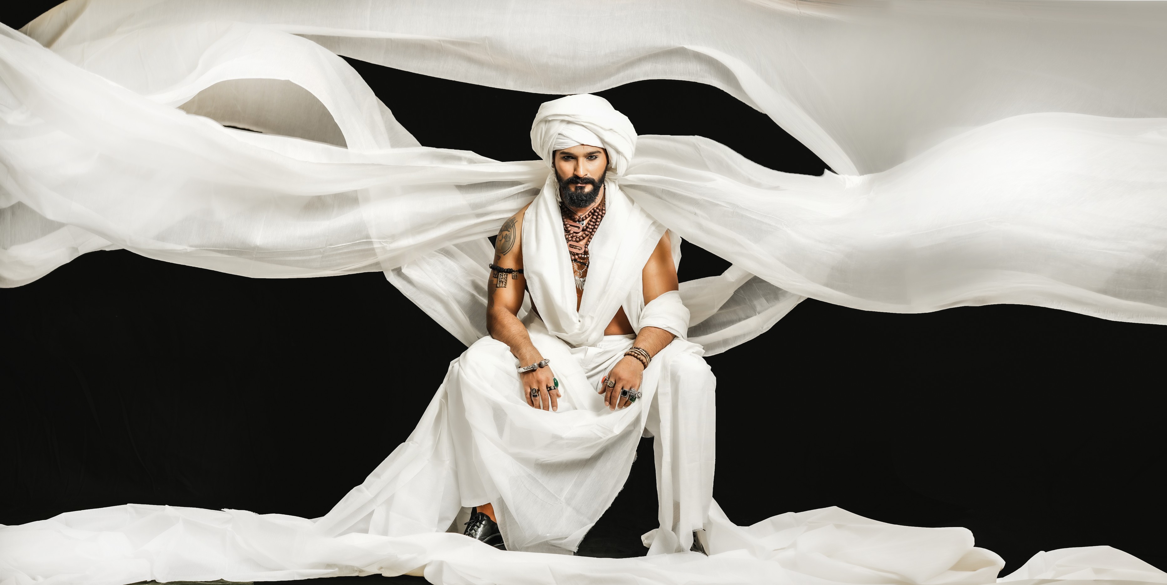 Fusing tradition with contemporary looks: Outfit ideas to explore