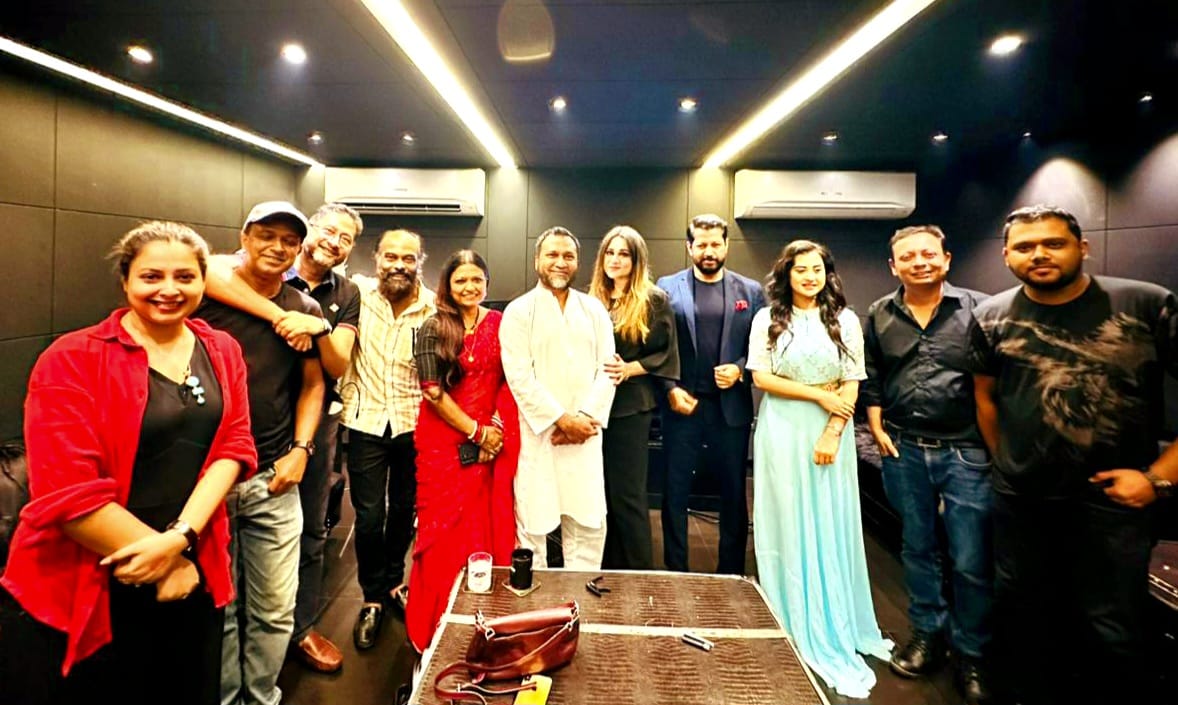 'Prohelika' team celebrates Taposh's birthday at TM records