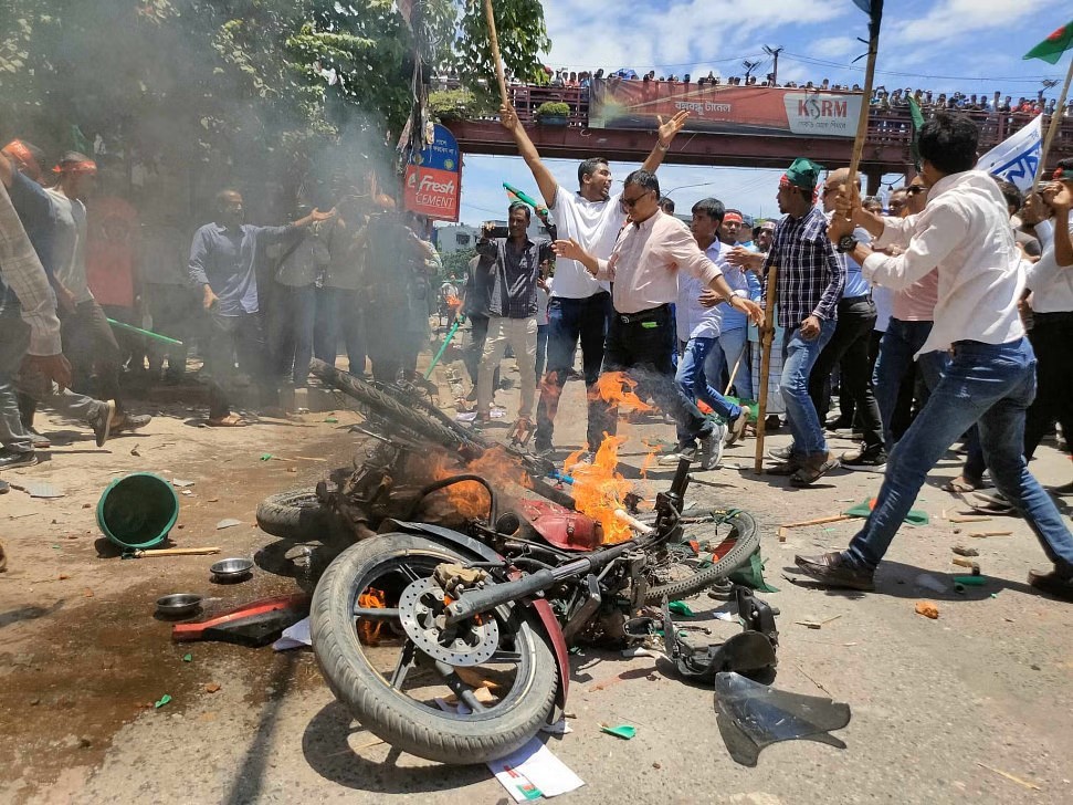 The fog before the election