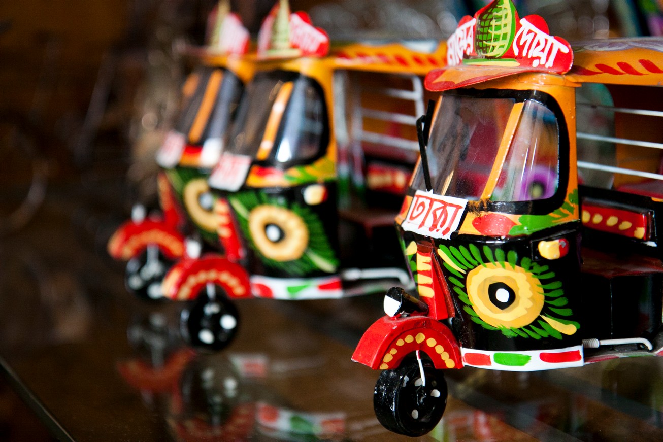 Decorating your home with arts and crafts