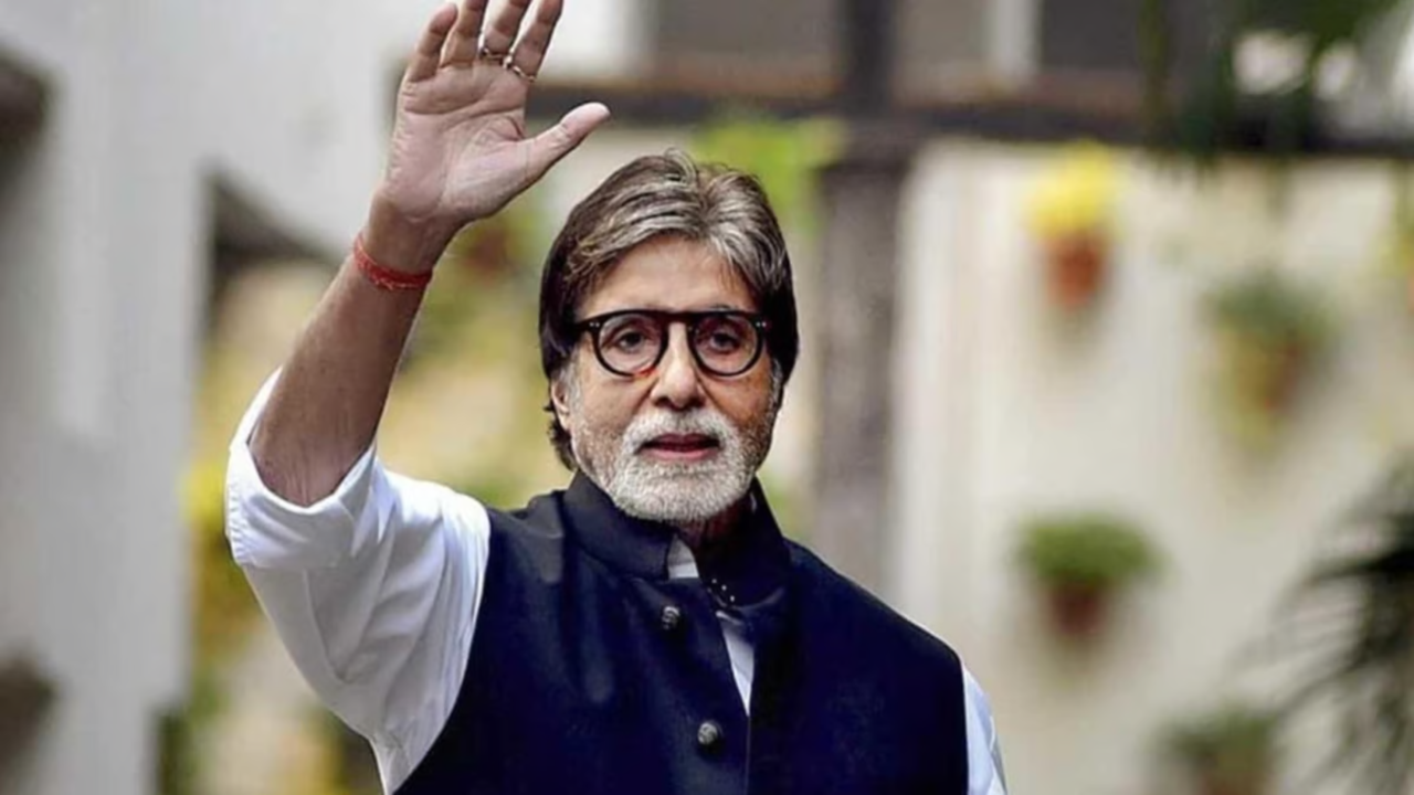 Amitabh Bachchan dismisses recent angioplasty reports as 'fake news'