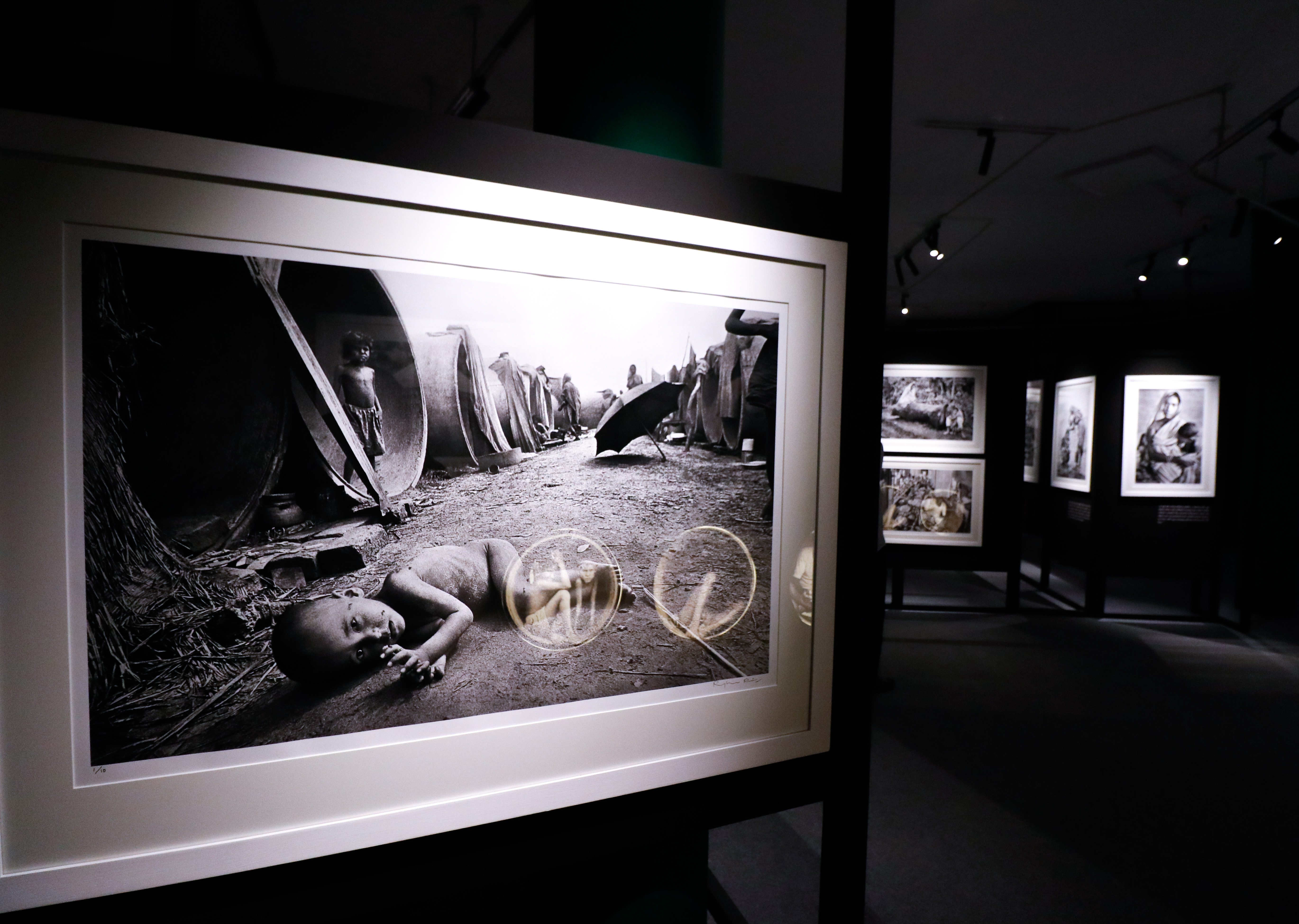 ‘Rise of Nation’: Liberation War through the ‘eyes’ of refugees at Raghu Rai’s exhibition