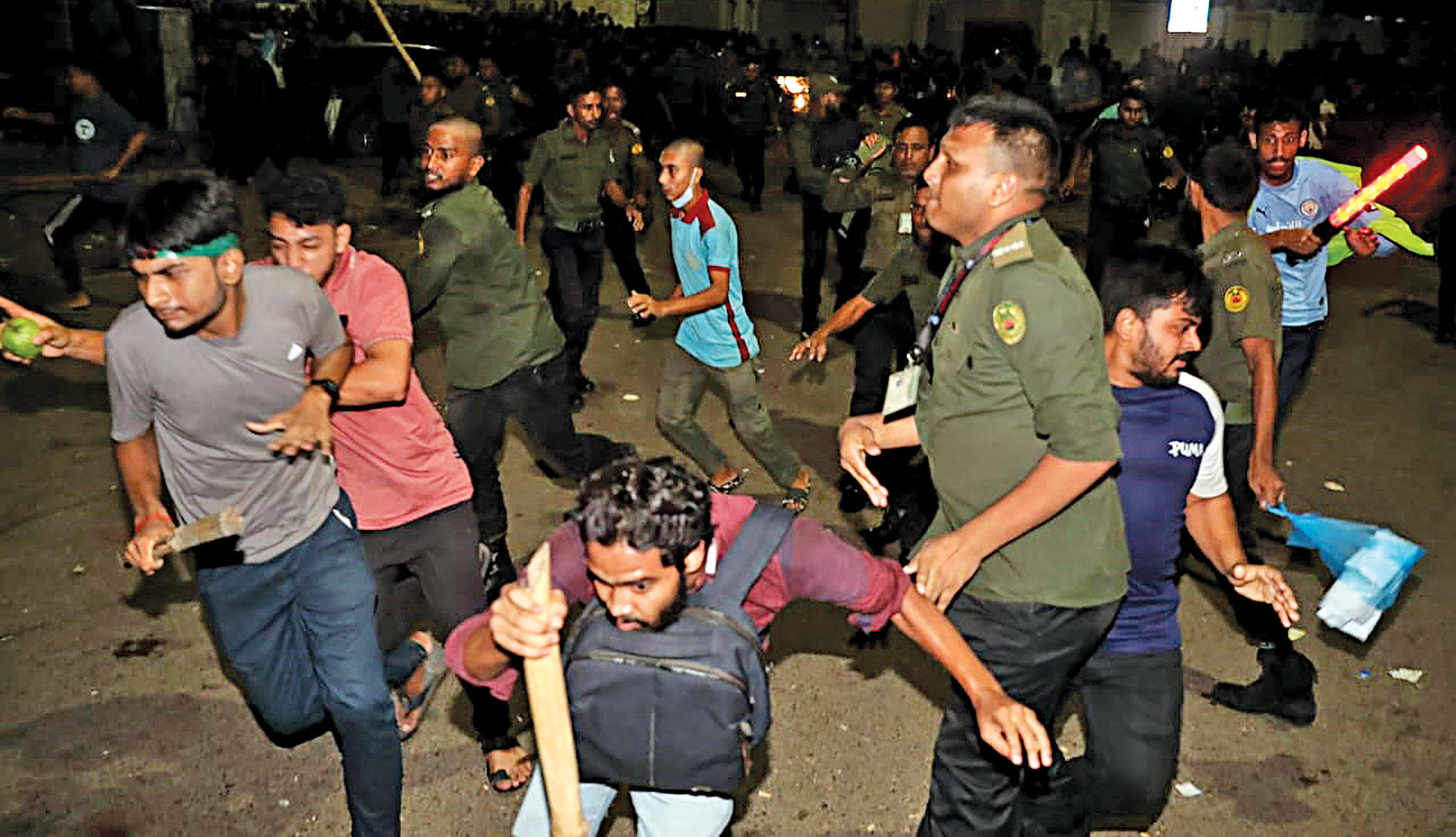 50 injured as Ansars clash with students