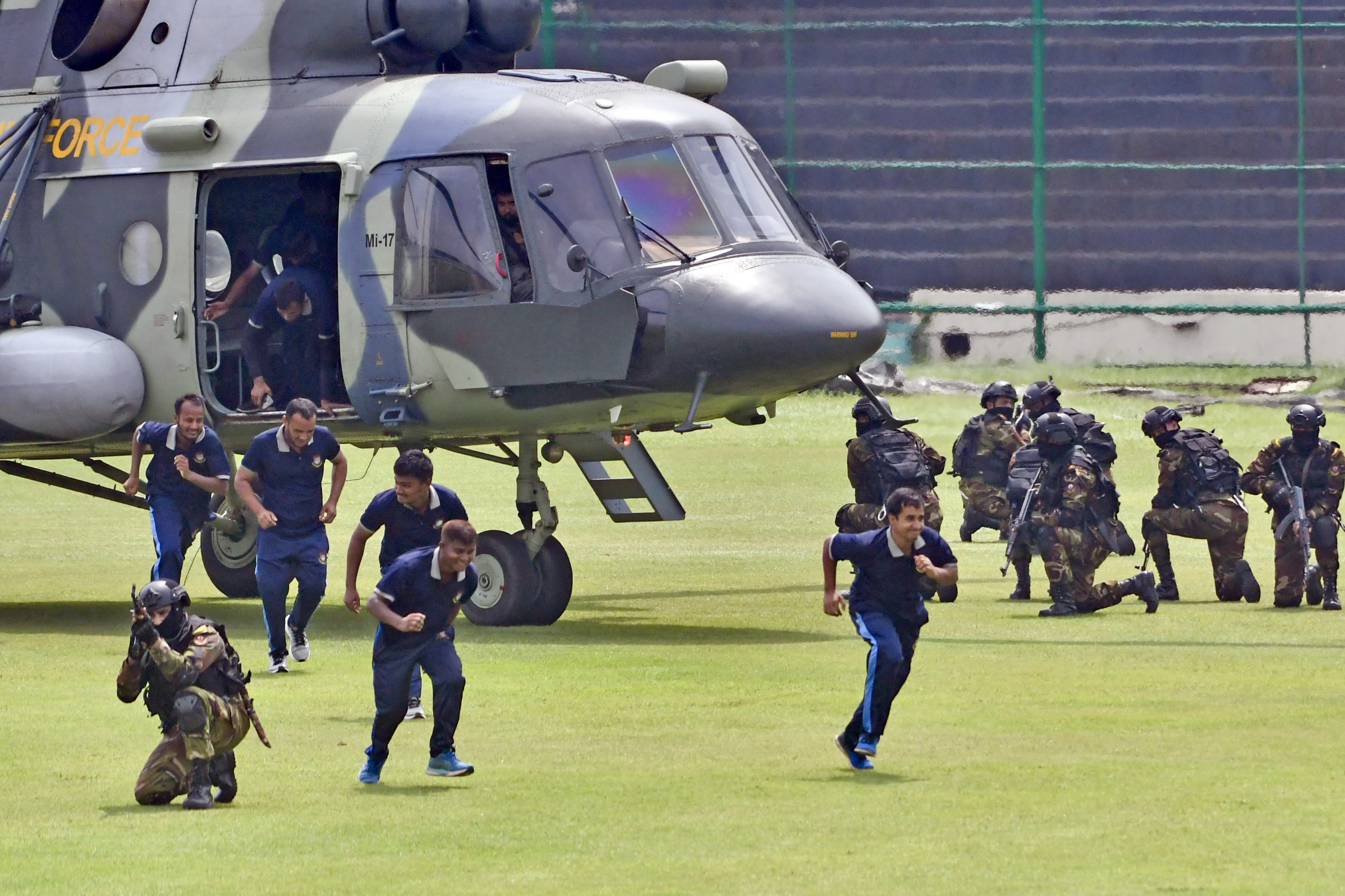 Cricket South Africa delegation witnesses commando drills at Mirpur