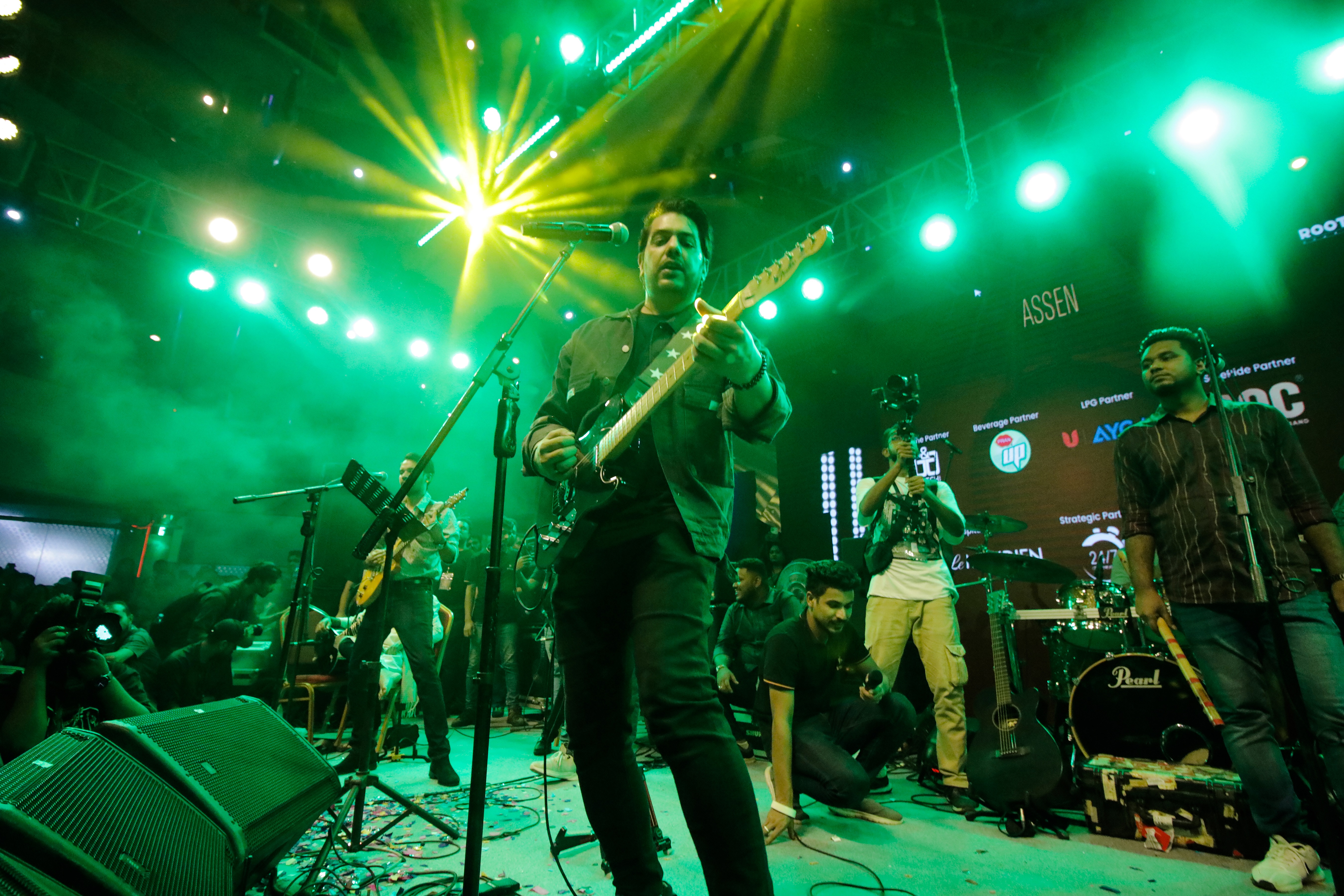 Moments from 'Legends of the Decade': Jal's return to Dhaka with Aurthohin, Vikings, and Conclusion