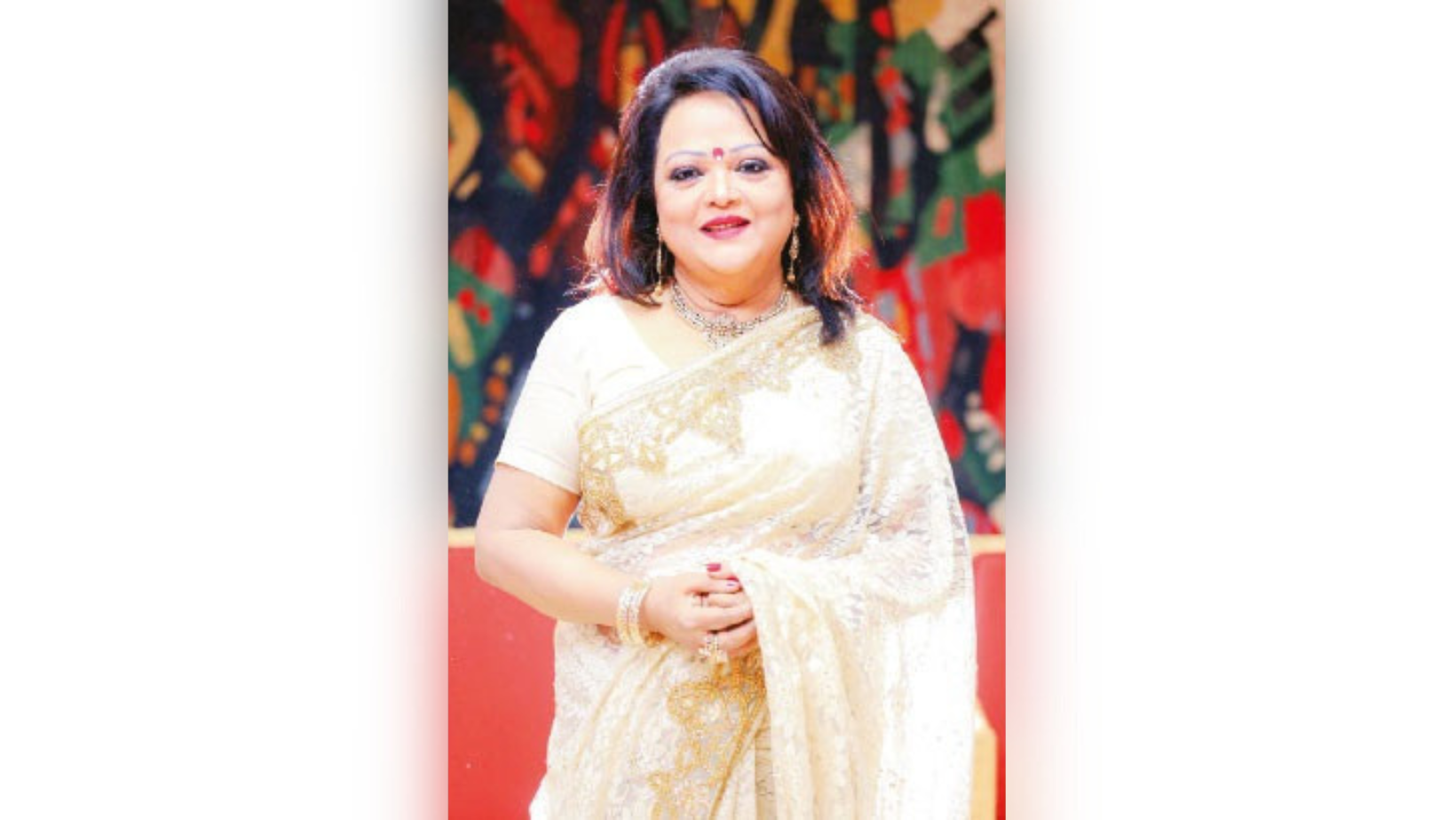 Sabina Yasmin collapses on stage mid-performance