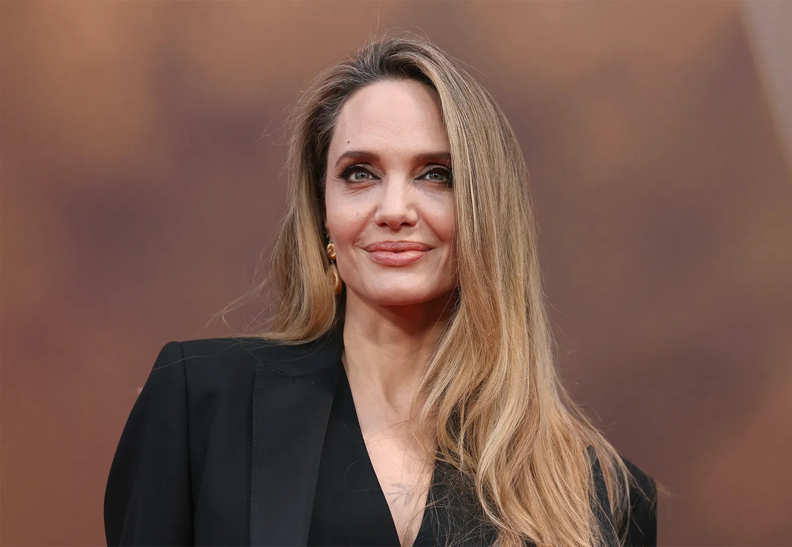 Angelina Jolie to lead 'Anxious People' movie adaptation