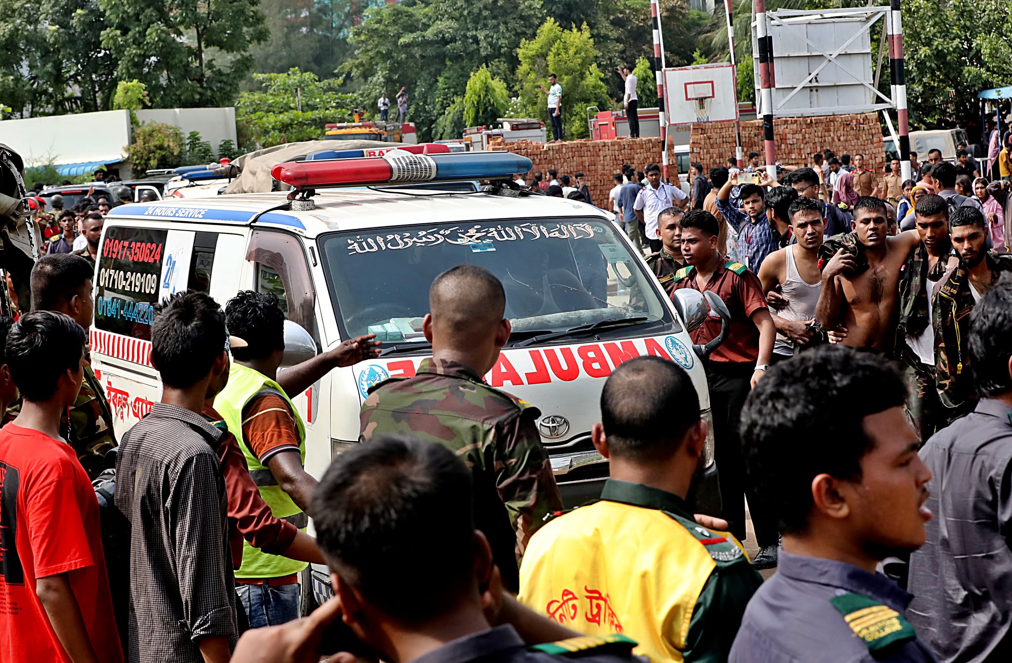 DGHS orders free treatment for Uttara crash victims
