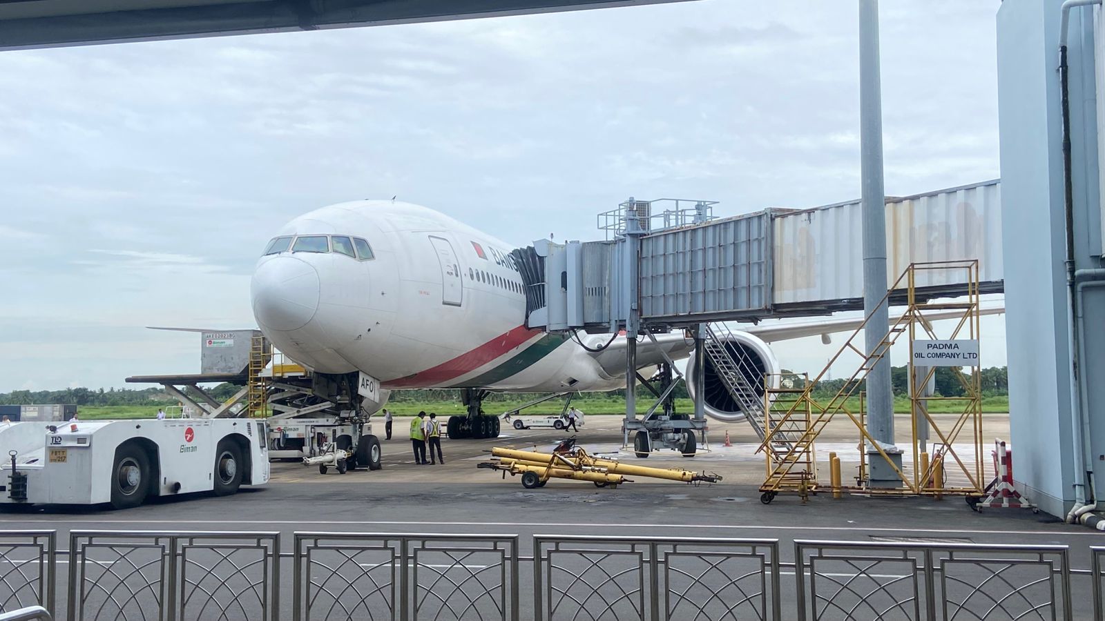 Biman flight returns to Ctg airport after technical glitch