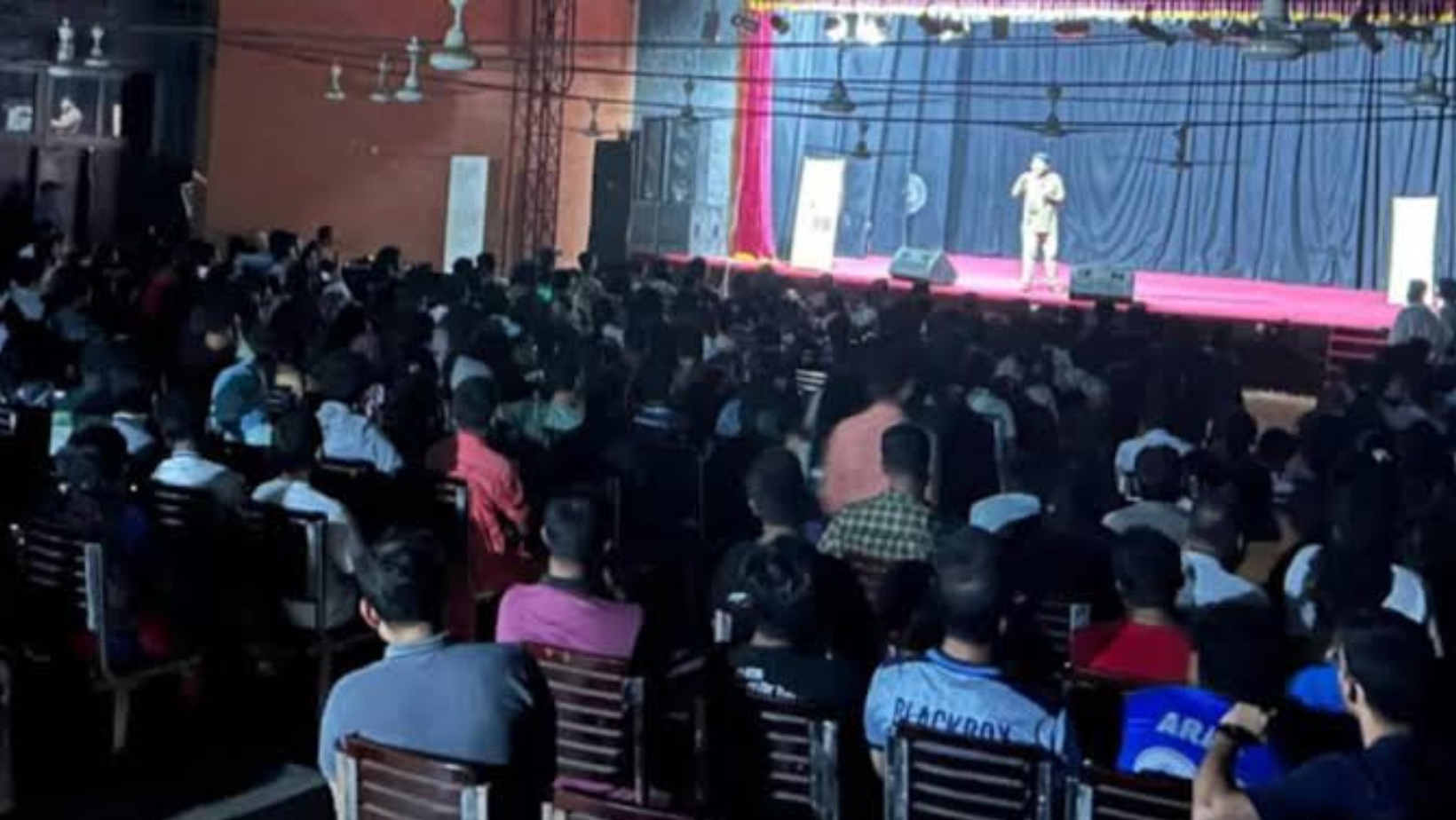 Standup comedy show held at DU for the first time