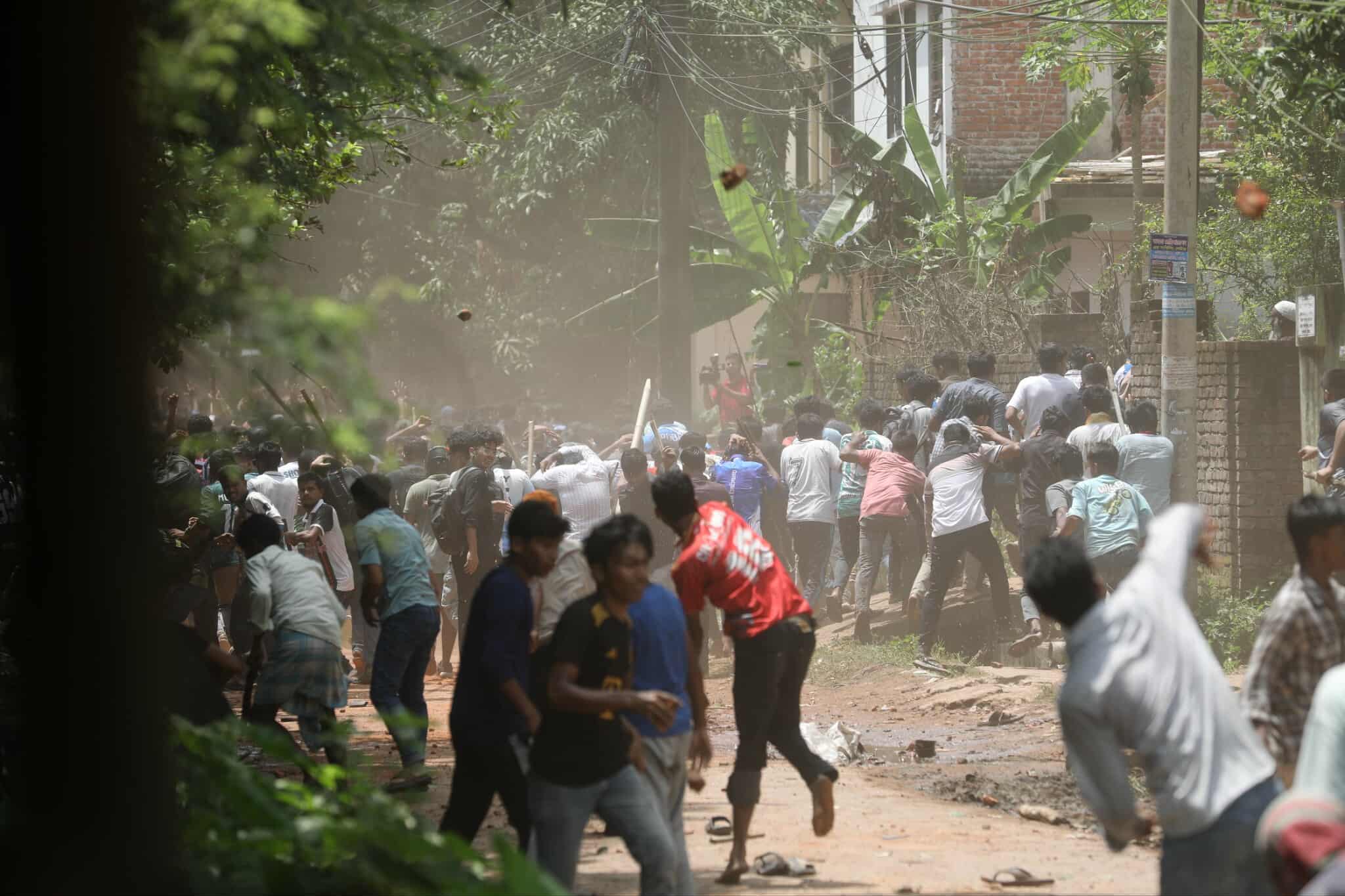 Fresh clash erupts between CU students, locals