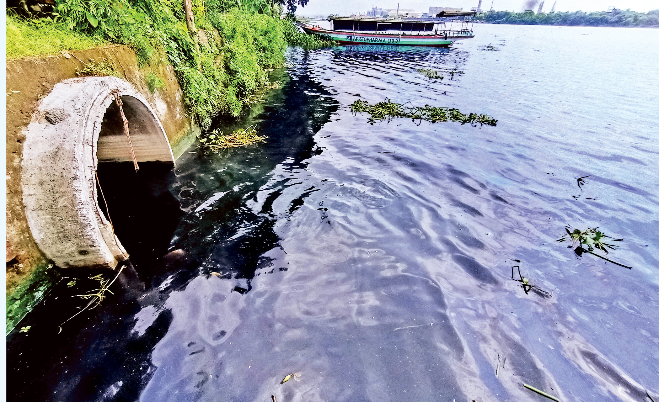 Buriganga runs pitch-dark even in monsoon