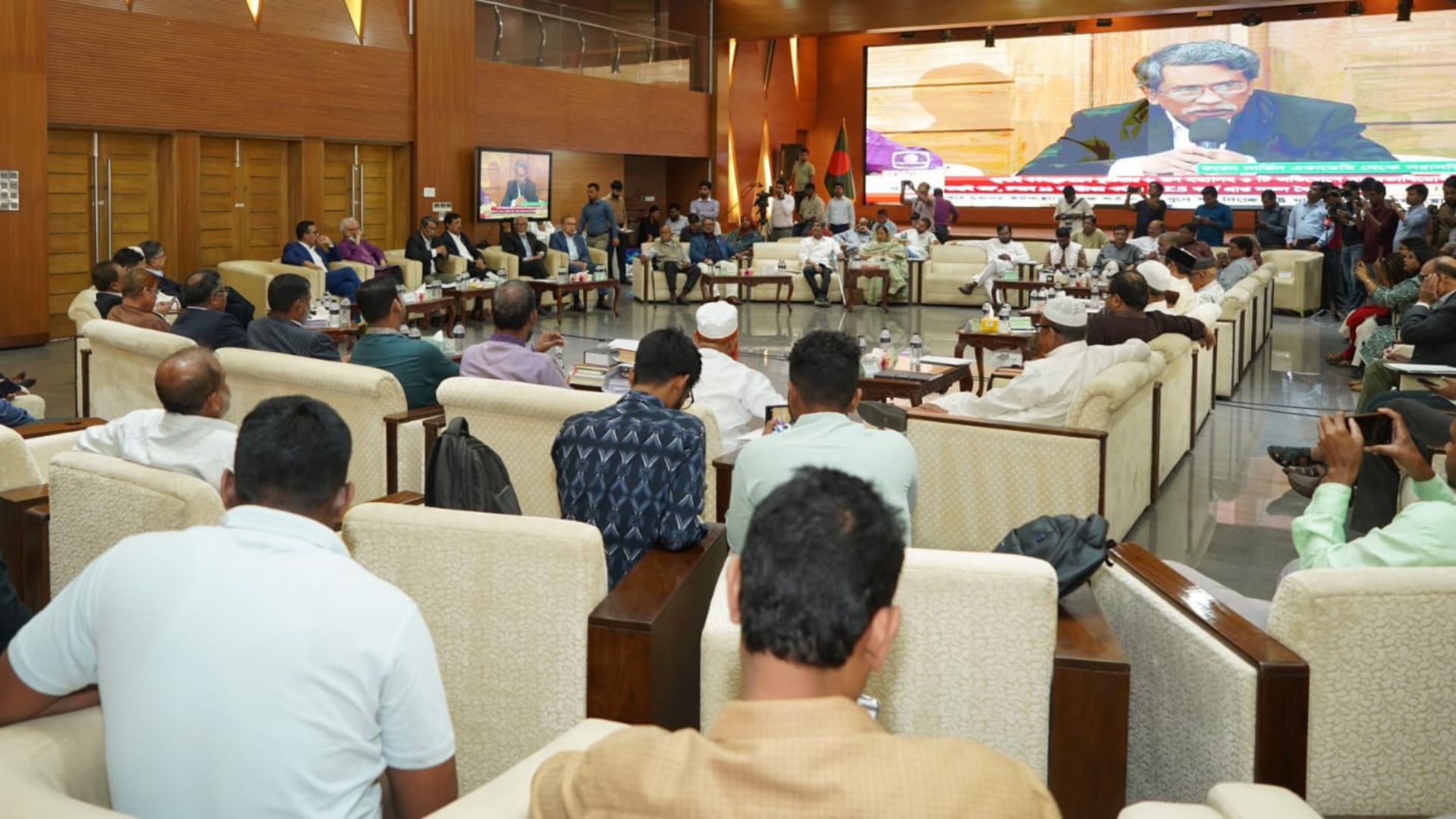 Prof Ali Riaz calls for joint proposal beyond party lines