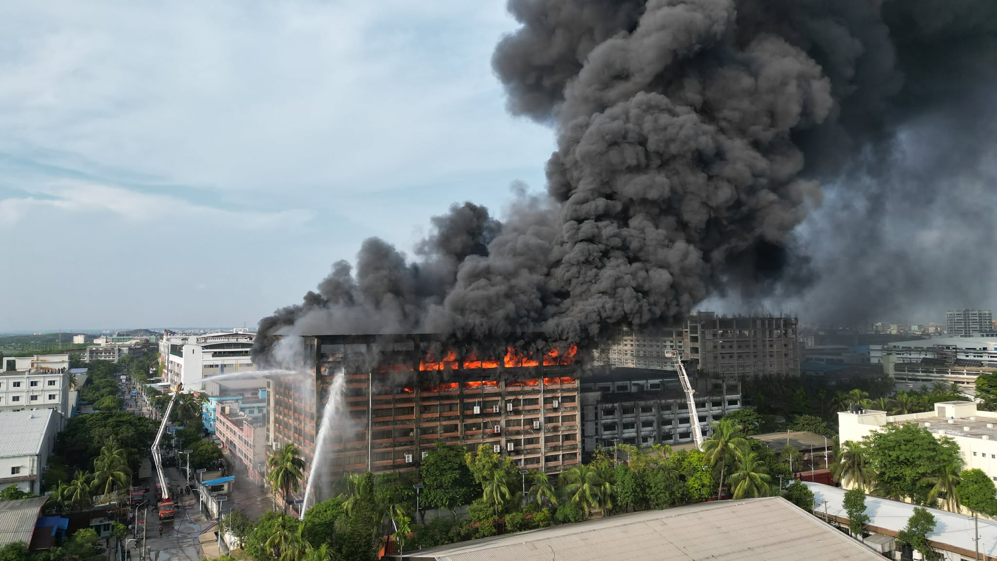 Fire breaks out at towel factory in Chattogram EPZ