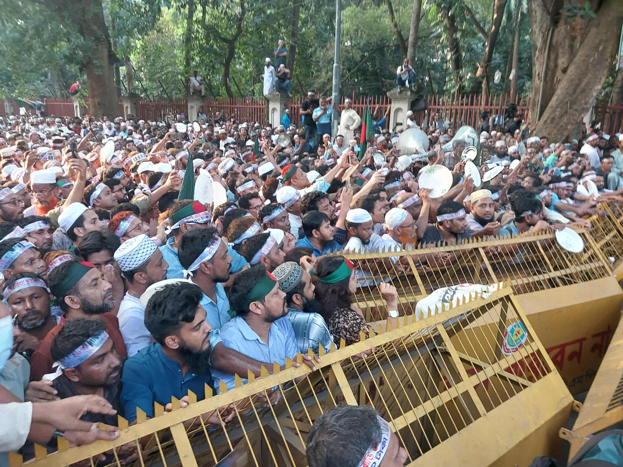 House rent hike: Teachers reject govt’s offer, continue protest