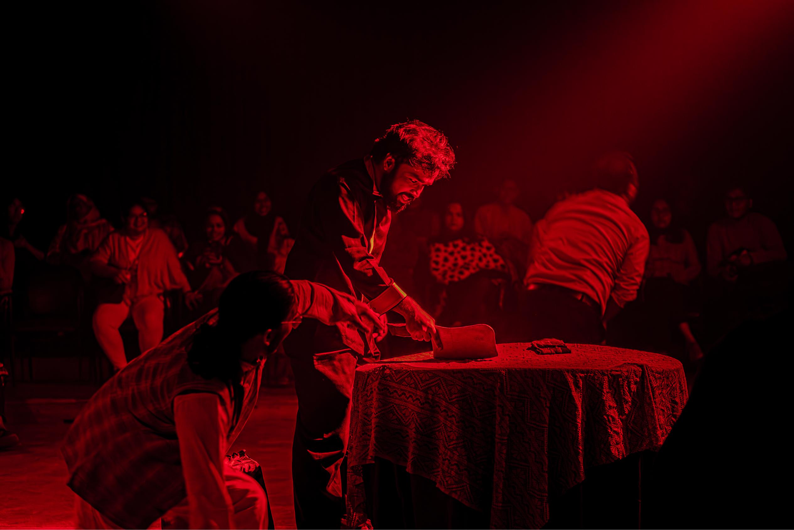 Behind the curtain of ‘Café de Volte’: a first look at the full ensemble