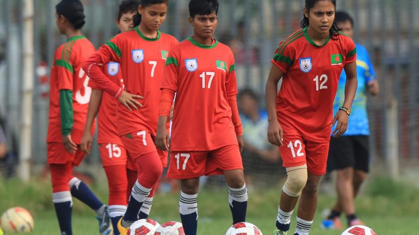 Bangladesh under-16 girls.jpg
