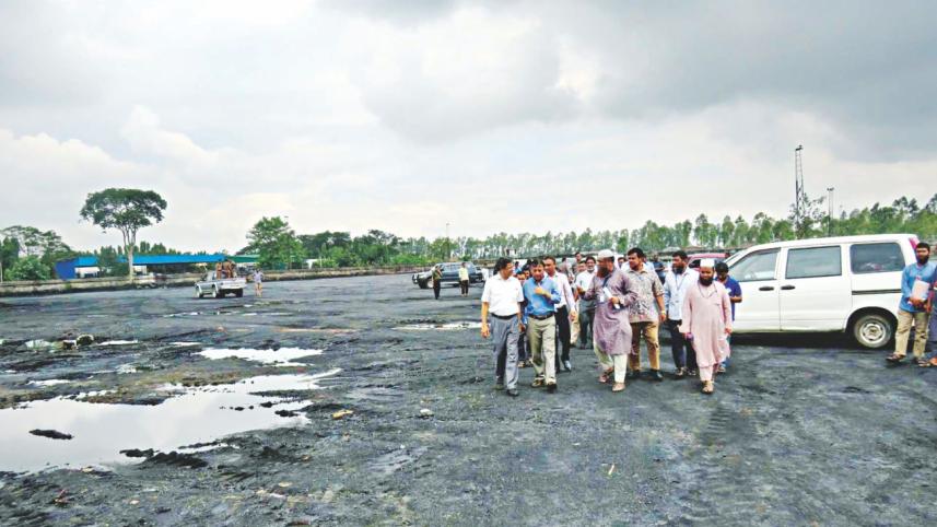 Barapukuria coal mine yard.jpg